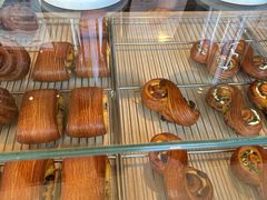 -VERIE BAKEHOUSE