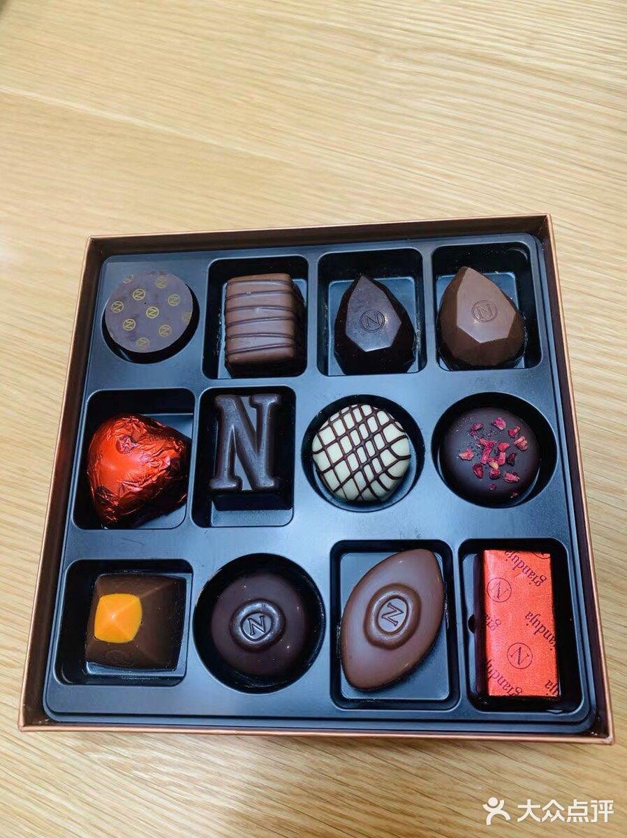 礼盒带 卡片 打开才是巧克力的盒子 白巧