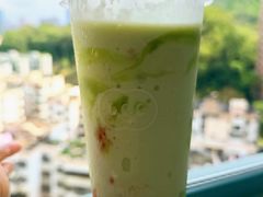 牧场生酪牛油果草莓-混果汁(喜荟城店)