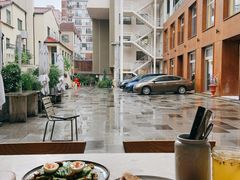 牛油果煮蛋吐司-RAC BAR(安福路店)