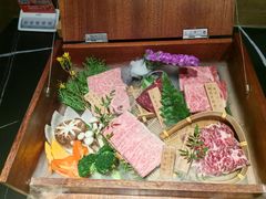 -山川小町·极番烧肉(新地假日广场店)