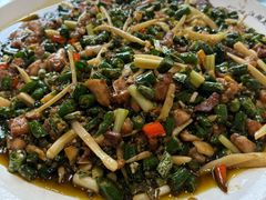 特色尖椒兔-江湖黑大兔(杨家坪店)
