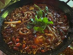 美蛙肥肠锅-鸿顺老铁锅美蛙鱼府(解放碑店)