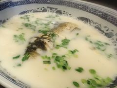 -南京金牛湖巨碗鱼头