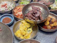 -草家酱蟹炭火烤肉店(珲春南路二店)