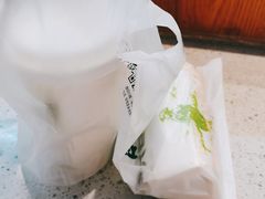 -两只老饕(银泰创意城店)