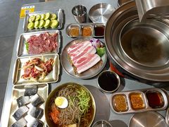 -围炉肉舍•炭烤活鳗•丹东海鲜烤肉(步行街店)