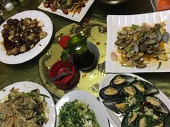 看着大众点评去的。虾菇78，又瘦又小。很一般，太贵了，性价比太低了-江南村海鲜馆(洞头店)