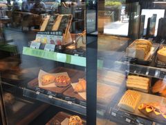 面包甜点陈列柜-星巴克(清远万达广场店)