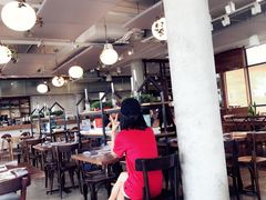 -ROAST coffee & eatery