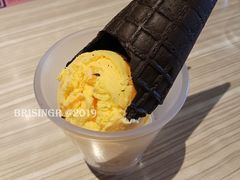 咸蛋黄冰淇淋球-必胜客(东大桥店)