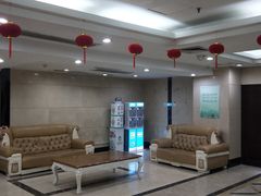 -吾遇酒店(深圳火车站罗湖口岸店)