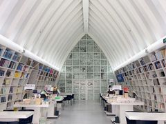 -钟书阁(松江泰晤士小镇店)