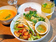 泰式大虾泰碗配辣味青柠水-Wagas沃歌斯(大学路店)