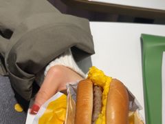 -麦当劳(上海虹桥站30B检票口楼上)