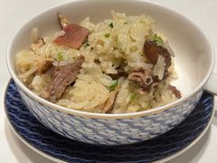 乳鸽腊肉煲仔饭-炳胜私厨(中达旗舰店)