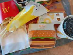 -麦当劳(展览路店)