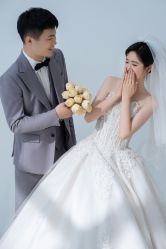 -雪中彩影婚纱摄影·微光艺术中心