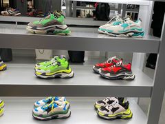 -BALENCIAGA(比斯特苏州购物村店)