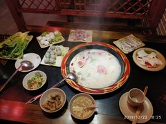 -在蜀里·一米肥牛老火锅(黄埔店)