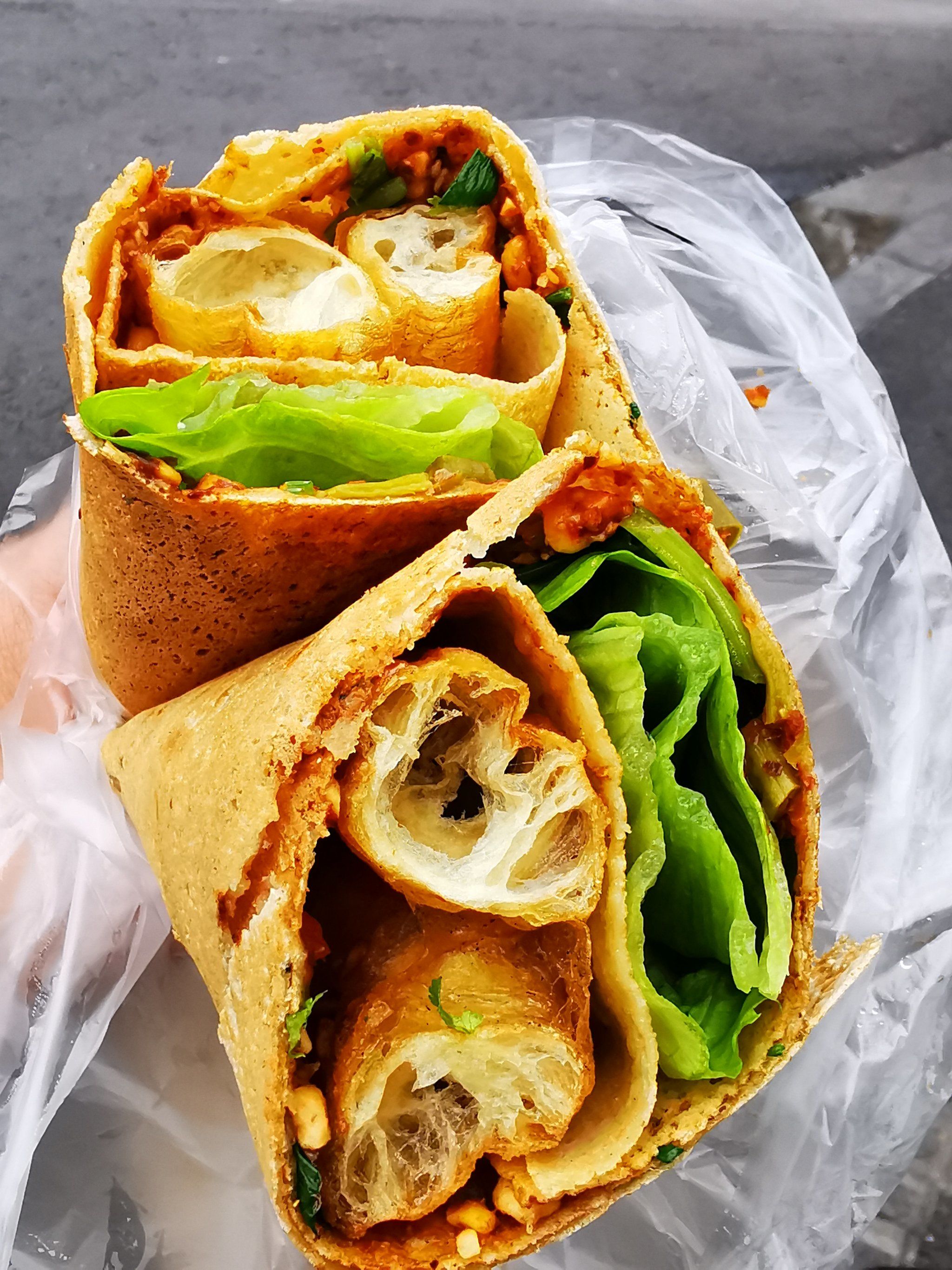 工作日⼁在小西湖吃一个山东杂粮煎饼