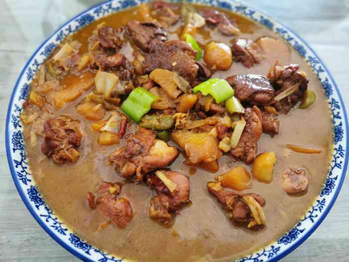 东财新疆大盘鸡-"很好吃,特别下饭,而且价格比较实惠!