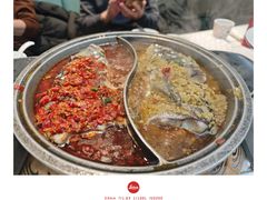 -阿瓦山寨·湘菜现炒·剁椒鱼头王(咸阳总店)