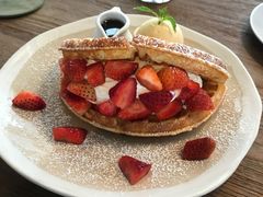 -ROAST coffee & eatery