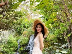 -Chom Cafe and Restaurant