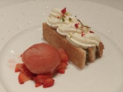 开心果拿破仑派加草莓雪宝-福楼法餐厅FLO