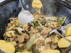 -粘豆包柴火铁锅炖