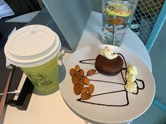 -喵屿·大理花园猫咖