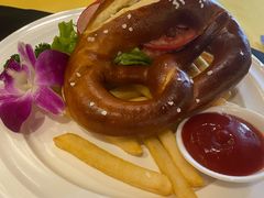 碱圈牛肉三明治-申德勒加油站西餐厅Schindlers Tankstelle(上海外滩店)