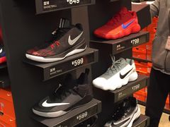 -NIKE上海青浦换季优惠店