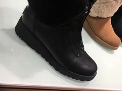 -UGG(燕莎奥特莱斯购物中心店)