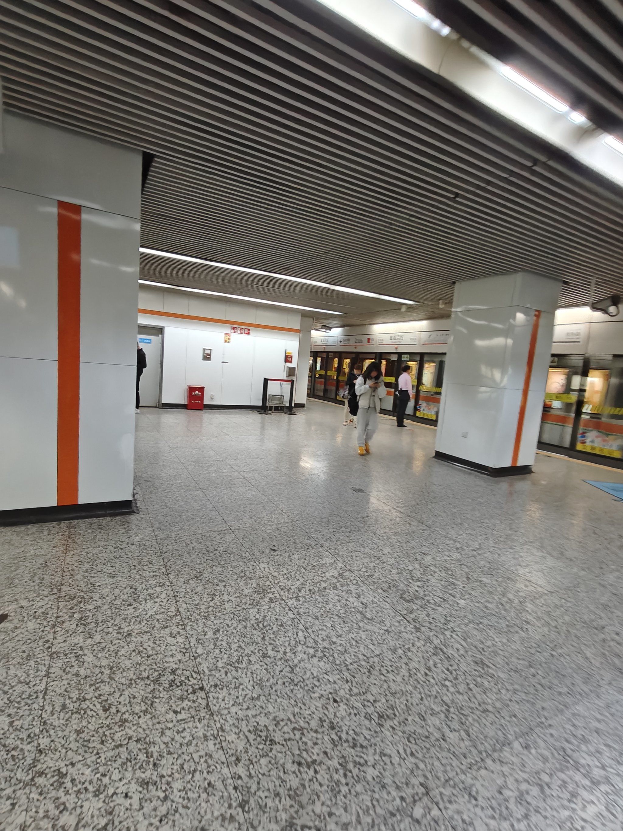 陆家浜路地铁站