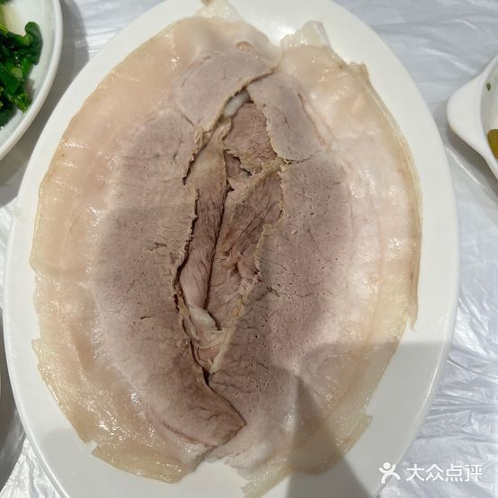 何三白肉第一刀客房宴会厅
