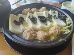 荆州鱼糕圆-莲餐厅·湖北菜·潜江小龙虾店(愚园路店)