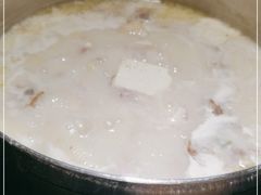 -洪氏嗨捞·广东猪肚鸡·椰子鸡火锅(西咸万象城店)