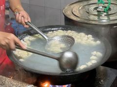 -张阿三馄饨店