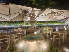 -Mark&Mars Restaurant