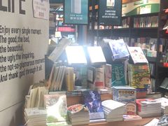 -西西弗书店&矢量咖啡(凯德晶萃广场店)