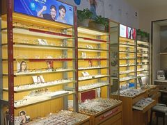 -优医视平价眼镜蔡司依视路折扣工厂店(十里堡店)