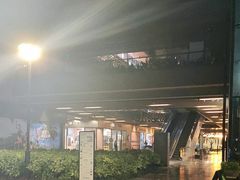 -瑞虹新天地月亮湾