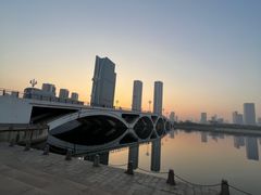 -巧克力渔家.小船海鲜胶东菜(万平口店)