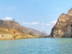 -大平台龙居瀑布旅游区