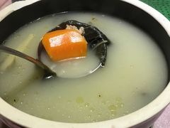 菜干红萝卜猪骨汤-园林美食城·本土农家菜(杨和镇店)