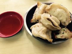 -黄阿姨锅贴大王(万航渡路店)