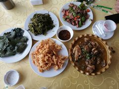 -华龙特色大骨鸡农家菜馆