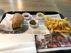-The Habit Burger Grill 哈比特汉堡(复兴soho店)